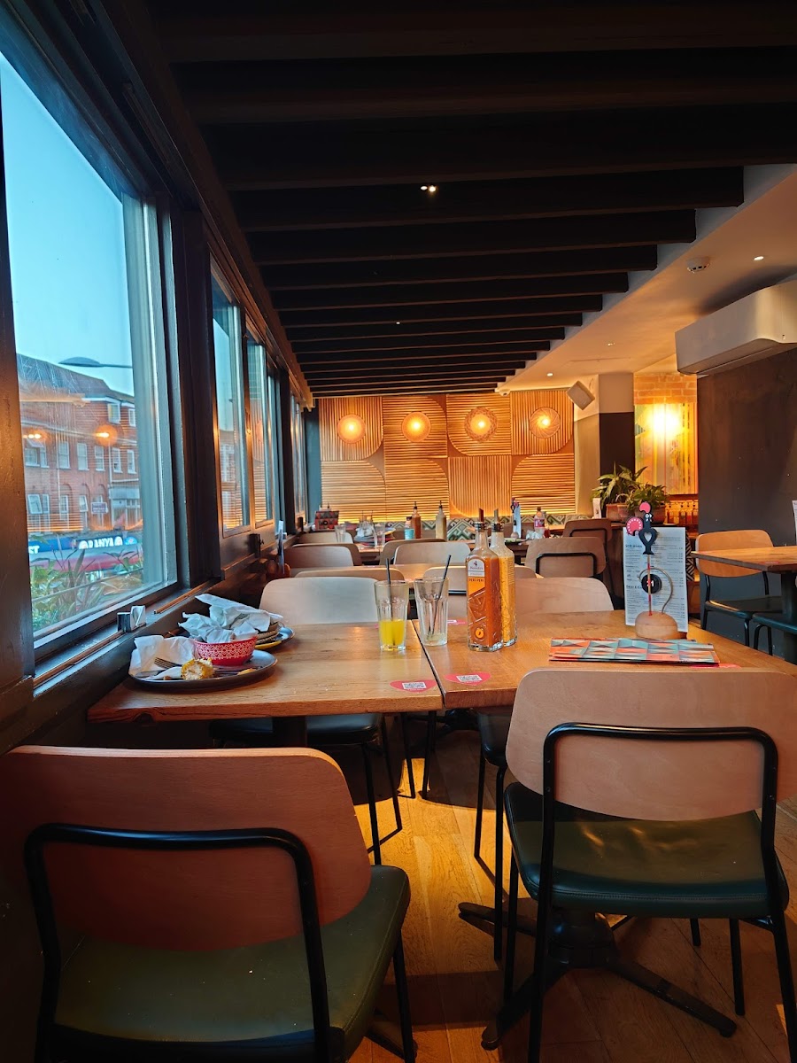 Nando's Harrow - Station Road